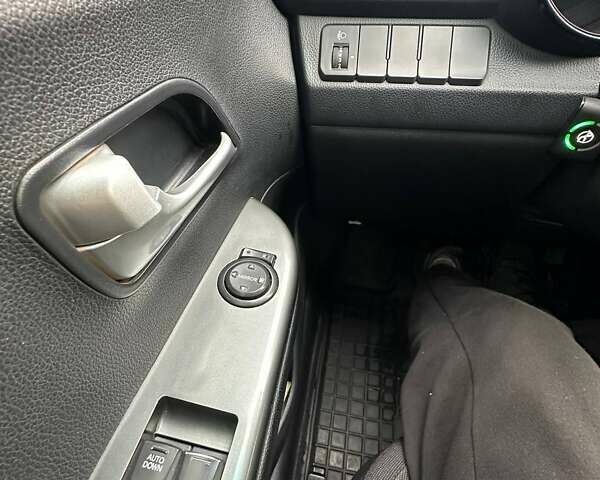 Серый Киа Рио, объемом двигателя 1.4 л и пробегом 320 тыс. км за 7100 $, фото 9 на Automoto.ua