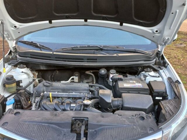 Серый Киа Рио, объемом двигателя 1.4 л и пробегом 53 тыс. км за 8300 $, фото 9 на Automoto.ua
