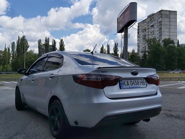 Серый Киа Рио, объемом двигателя 1.4 л и пробегом 319 тыс. км за 5800 $, фото 6 на Automoto.ua