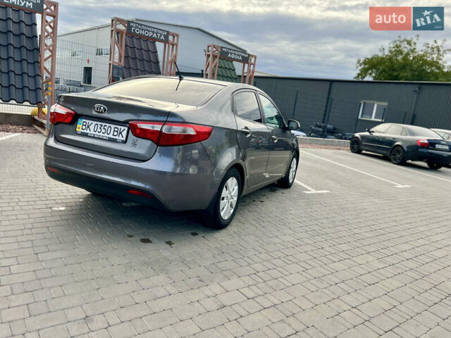 Серый Киа Рио, объемом двигателя 1.6 л и пробегом 190 тыс. км за 7000 $, фото 5 на Automoto.ua