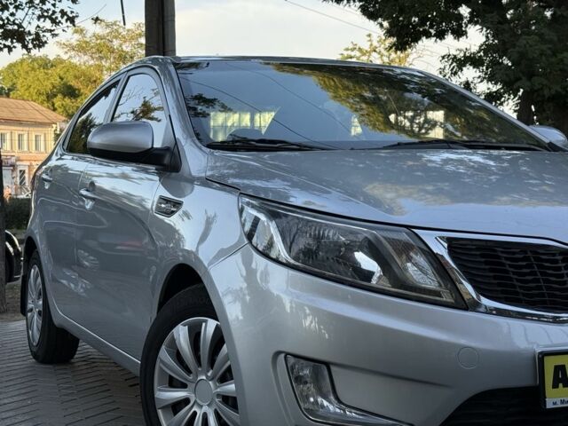 Серый Киа Рио, объемом двигателя 1.6 л и пробегом 254 тыс. км за 8499 $, фото 6 на Automoto.ua