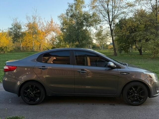 Сірий Кіа Ріо, об'ємом двигуна 1.4 л та пробігом 174 тис. км за 8400 $, фото 5 на Automoto.ua
