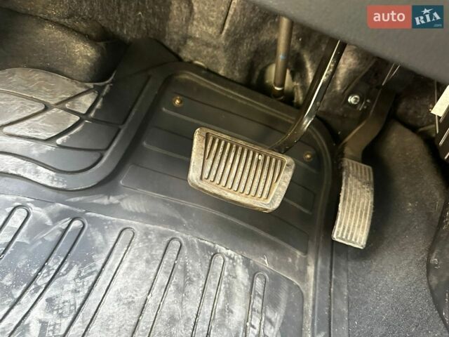Серый Киа Рио, объемом двигателя 1.4 л и пробегом 30 тыс. км за 9900 $, фото 11 на Automoto.ua
