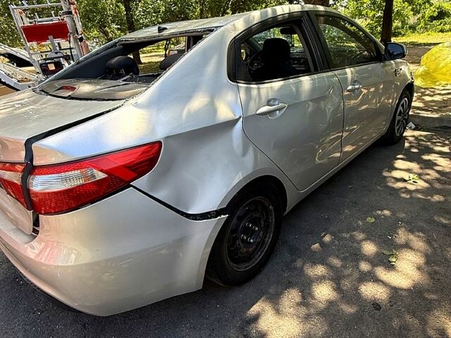 Сірий Кіа Ріо, об'ємом двигуна 1.4 л та пробігом 175 тис. км за 3200 $, фото 2 на Automoto.ua