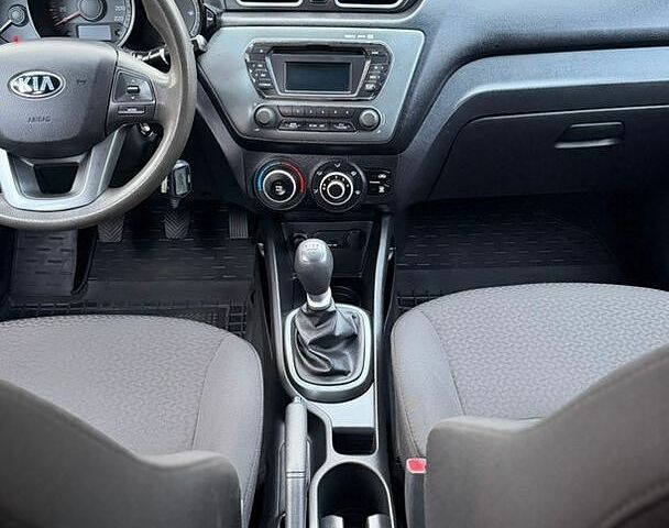 Серый Киа Рио, объемом двигателя 1.4 л и пробегом 91 тыс. км за 8450 $, фото 27 на Automoto.ua