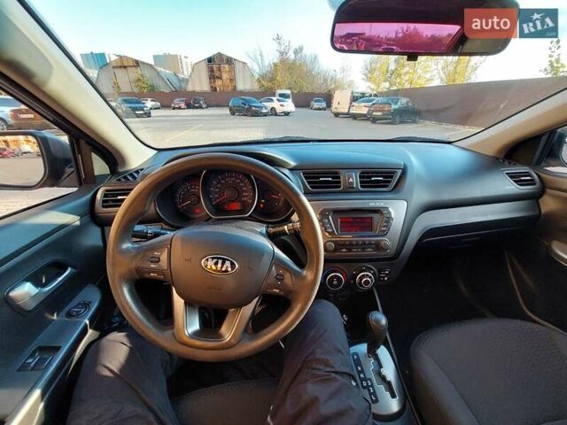 Серый Киа Рио, объемом двигателя 1.4 л и пробегом 95 тыс. км за 8500 $, фото 3 на Automoto.ua