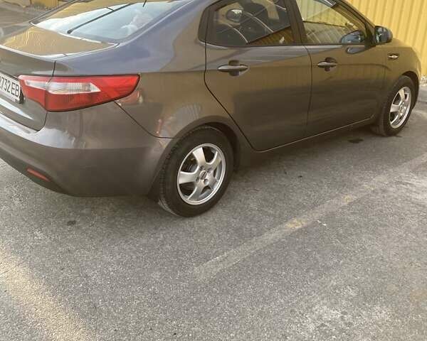 Серый Киа Рио, объемом двигателя 1.4 л и пробегом 181 тыс. км за 7000 $, фото 2 на Automoto.ua