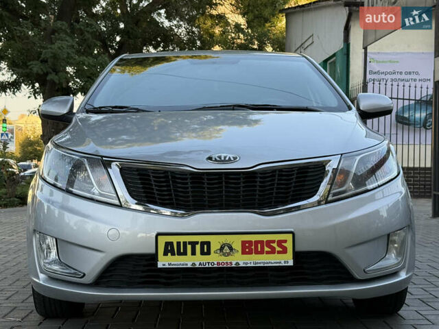 Серый Киа Рио, объемом двигателя 1.59 л и пробегом 254 тыс. км за 8499 $, фото 8 на Automoto.ua