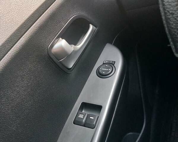 Сірий Кіа Ріо, об'ємом двигуна 1.4 л та пробігом 88 тис. км за 8400 $, фото 12 на Automoto.ua