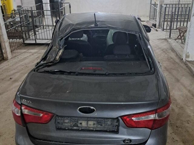 Серый Киа Рио, объемом двигателя 1.6 л и пробегом 260 тыс. км за 3700 $, фото 2 на Automoto.ua