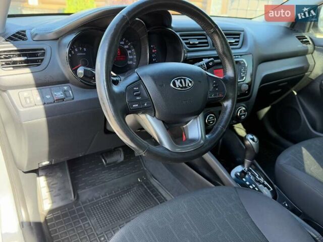 Серый Киа Рио, объемом двигателя 1.59 л и пробегом 131 тыс. км за 8800 $, фото 54 на Automoto.ua