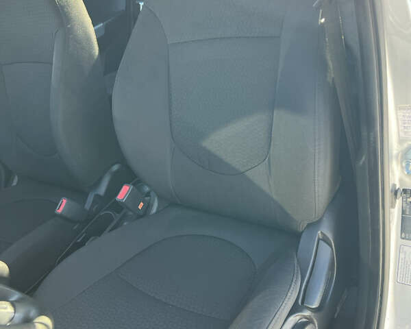 Сірий Кіа Ріо, об'ємом двигуна 1.4 л та пробігом 108 тис. км за 6850 $, фото 12 на Automoto.ua