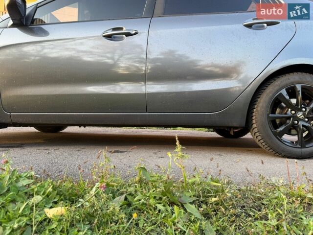 Сірий Кіа Ріо, об'ємом двигуна 1.4 л та пробігом 174 тис. км за 8400 $, фото 8 на Automoto.ua