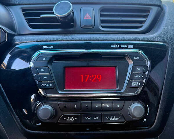 Серый Киа Рио, объемом двигателя 1.4 л и пробегом 223 тыс. км за 7399 $, фото 25 на Automoto.ua