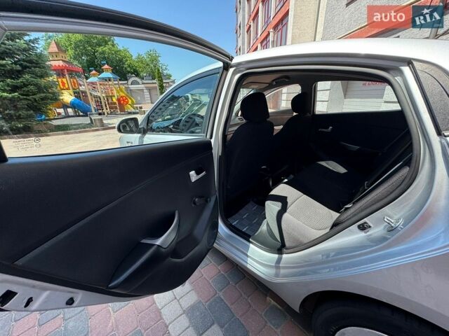 Сірий Кіа Ріо, об'ємом двигуна 1.4 л та пробігом 113 тис. км за 8350 $, фото 161 на Automoto.ua
