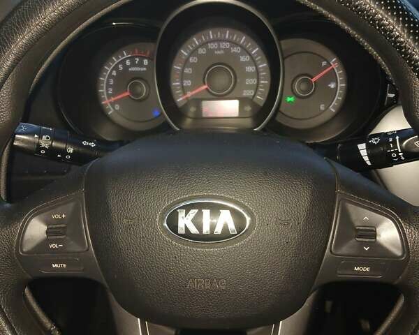 Сірий Кіа Ріо, об'ємом двигуна 1.4 л та пробігом 88 тис. км за 8400 $, фото 7 на Automoto.ua