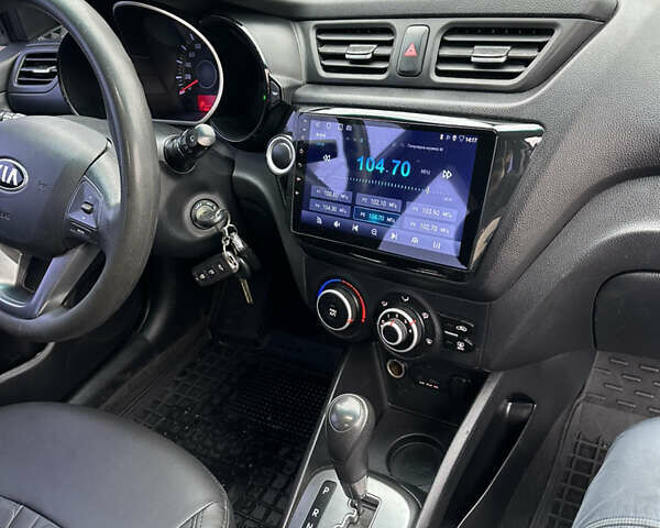 Серый Киа Рио, объемом двигателя 1.4 л и пробегом 191 тыс. км за 6400 $, фото 12 на Automoto.ua