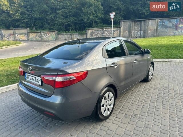 Серый Киа Рио, объемом двигателя 1.4 л и пробегом 107 тыс. км за 9000 $, фото 5 на Automoto.ua