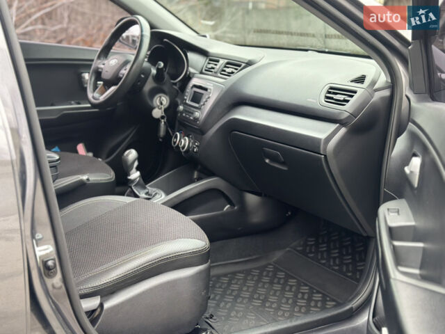 Сірий Кіа Ріо, об'ємом двигуна 1.4 л та пробігом 43 тис. км за 10500 $, фото 14 на Automoto.ua