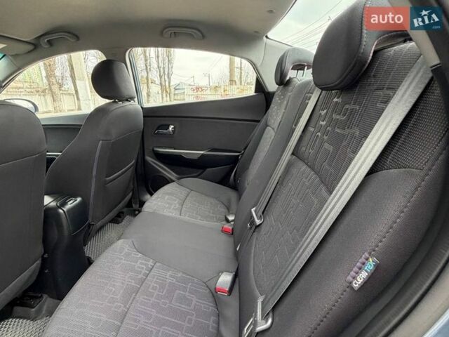 Серый Киа Рио, объемом двигателя 1.59 л и пробегом 110 тыс. км за 8000 $, фото 20 на Automoto.ua