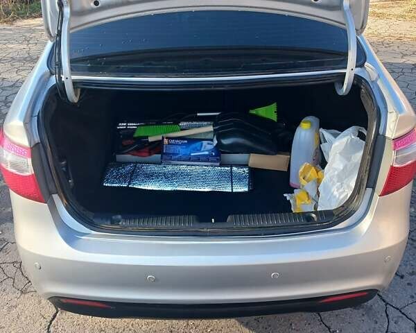 Серый Киа Рио, объемом двигателя 1.4 л и пробегом 88 тыс. км за 8900 $, фото 5 на Automoto.ua