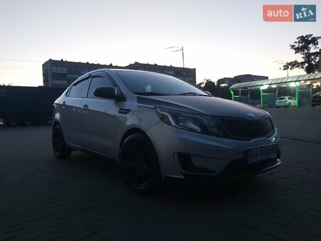 Серый Киа Рио, объемом двигателя 1.4 л и пробегом 317 тыс. км за 6200 $, фото 1 на Automoto.ua