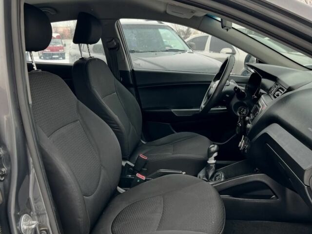 Сірий Кіа Ріо, об'ємом двигуна 0 л та пробігом 215 тис. км за 5999 $, фото 5 на Automoto.ua
