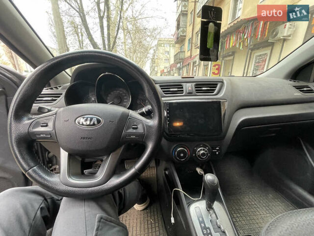 Серый Киа Рио, объемом двигателя 1.59 л и пробегом 165 тыс. км за 8000 $, фото 12 на Automoto.ua