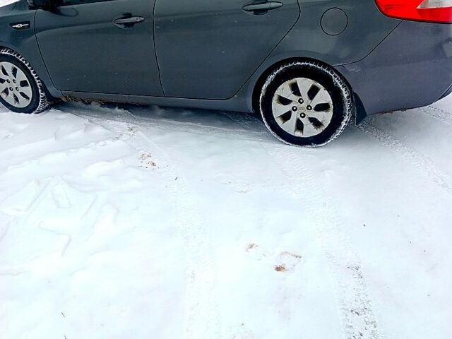 Сірий Кіа Ріо, об'ємом двигуна 1.4 л та пробігом 30000 тис. км за 5850 $, фото 4 на Automoto.ua