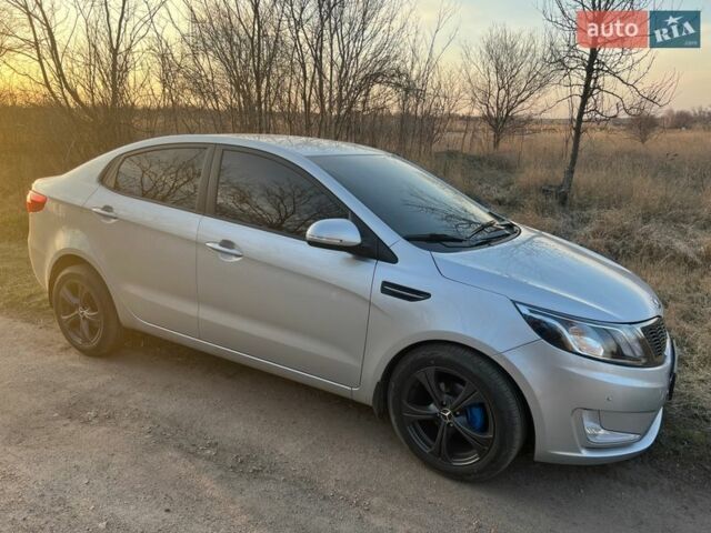 Сірий Кіа Ріо, об'ємом двигуна 1.6 л та пробігом 25 тис. км за 10800 $, фото 2 на Automoto.ua