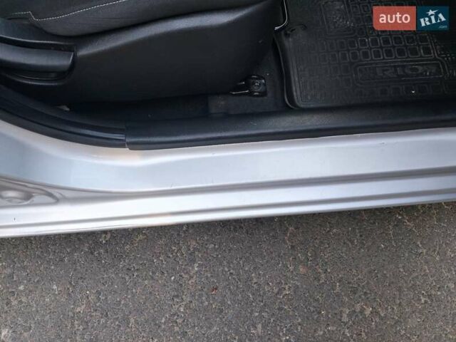Сірий Кіа Ріо, об'ємом двигуна 1.59 л та пробігом 253 тис. км за 7999 $, фото 21 на Automoto.ua