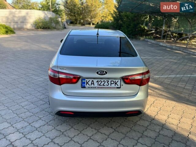 Сірий Кіа Ріо, об'ємом двигуна 1.4 л та пробігом 186 тис. км за 6999 $, фото 6 на Automoto.ua