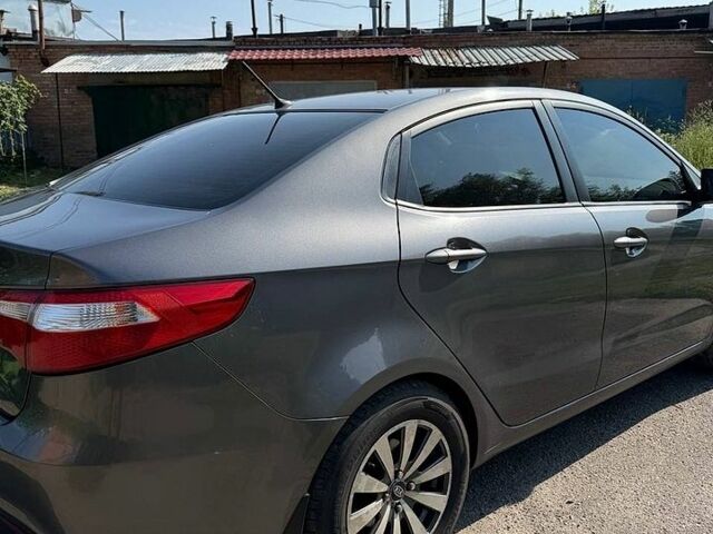 Серый Киа Рио, объемом двигателя 1.4 л и пробегом 320 тыс. км за 6300 $, фото 5 на Automoto.ua