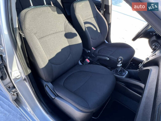 Сірий Кіа Ріо, об'ємом двигуна 1.4 л та пробігом 108 тис. км за 6850 $, фото 17 на Automoto.ua