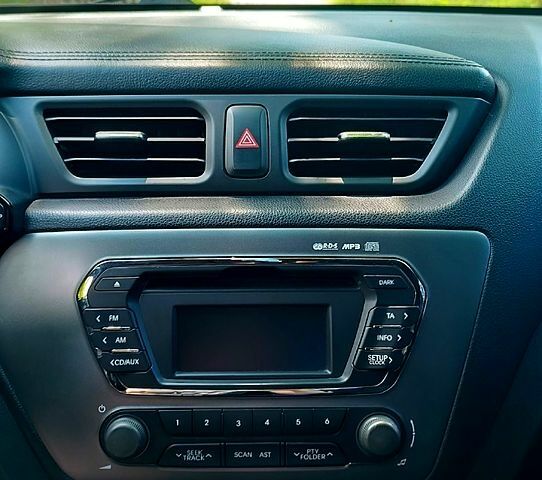Серый Киа Рио, объемом двигателя 1.6 л и пробегом 190 тыс. км за 7800 $, фото 7 на Automoto.ua