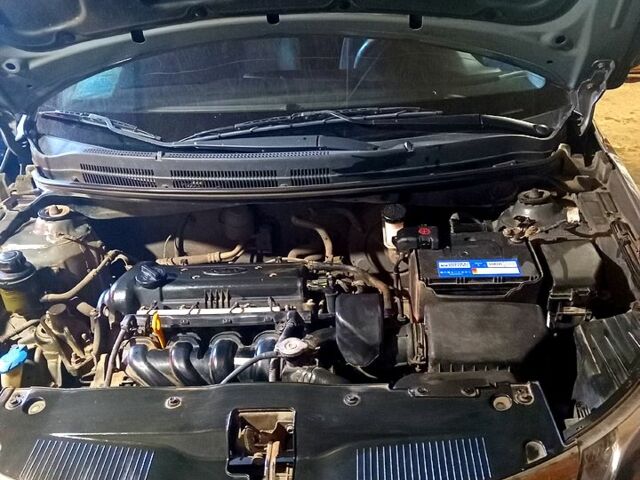 Сірий Кіа Ріо, об'ємом двигуна 1.4 л та пробігом 30000 тис. км за 5850 $, фото 10 на Automoto.ua