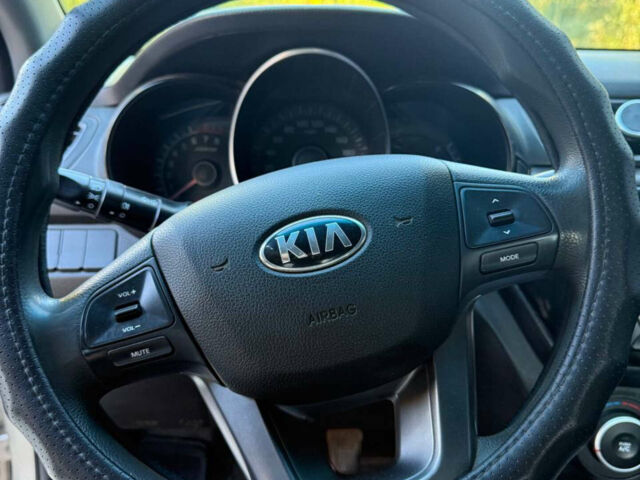Серый Киа Рио, объемом двигателя 1.4 л и пробегом 223 тыс. км за 7399 $, фото 23 на Automoto.ua
