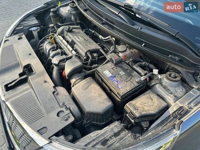 Серый Киа Рио, объемом двигателя 1.4 л и пробегом 107 тыс. км за 9000 $, фото 17 на Automoto.ua