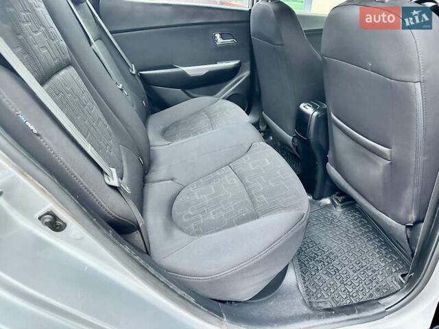 Серый Киа Рио, объемом двигателя 1.6 л и пробегом 168 тыс. км за 7800 $, фото 18 на Automoto.ua