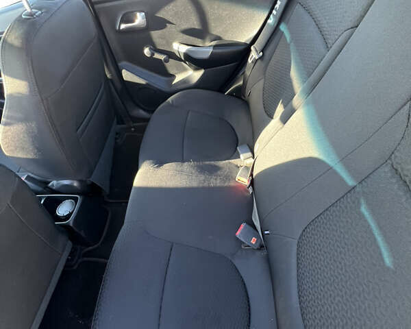 Сірий Кіа Ріо, об'ємом двигуна 1.4 л та пробігом 108 тис. км за 6850 $, фото 15 на Automoto.ua