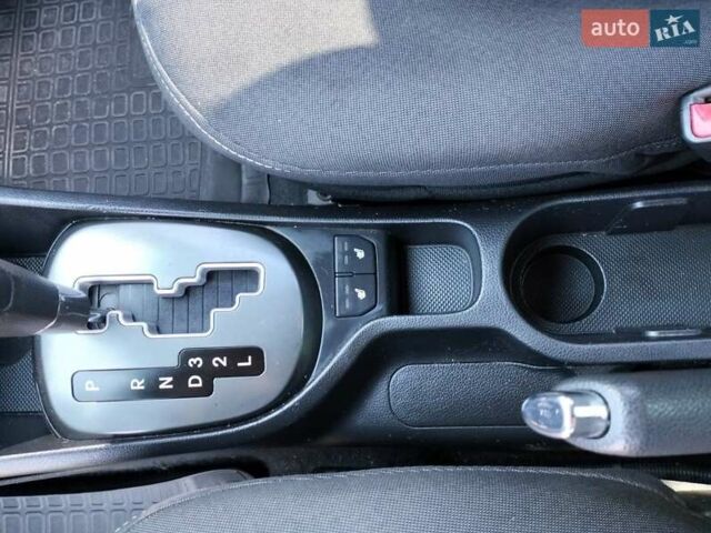 Сірий Кіа Ріо, об'ємом двигуна 1.59 л та пробігом 253 тис. км за 7999 $, фото 26 на Automoto.ua