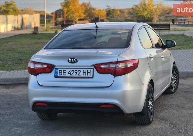 Киа Рио 2013 в Николаеве на Automoto.ua Серый Киа Рио, объемом двигателя 1.6 л и пробегом 177 тыс. км за 8499 $, фото 4 на Automoto.ua