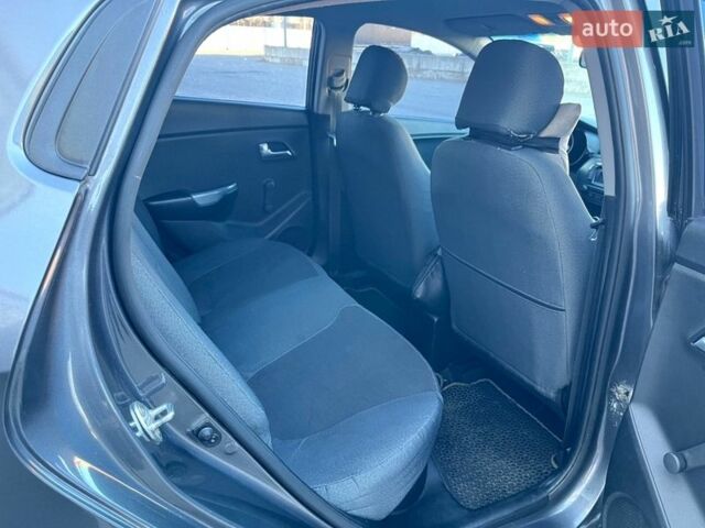 Серый Киа Рио, объемом двигателя 1.4 л и пробегом 168 тыс. км за 7500 $, фото 8 на Automoto.ua