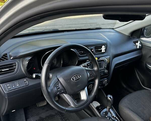 Серый Киа Рио, объемом двигателя 1.6 л и пробегом 134 тыс. км за 7900 $, фото 4 на Automoto.ua