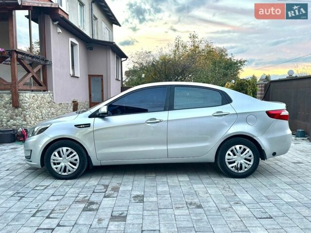 Сірий Кіа Ріо, об'ємом двигуна 1.4 л та пробігом 262 тис. км за 5300 $, фото 5 на Automoto.ua