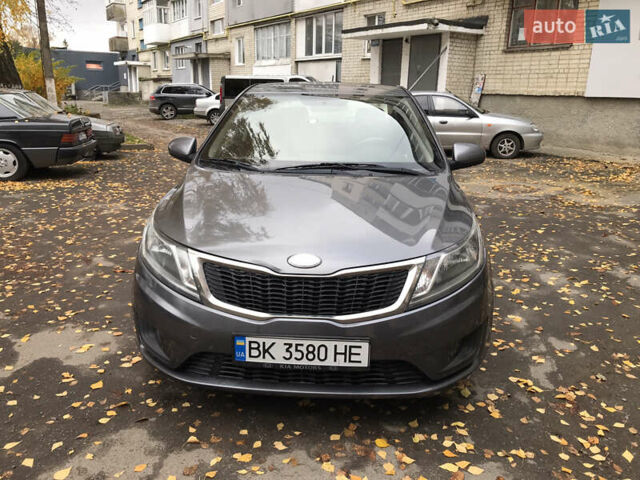 Кіа Ріо 2013 у Здолбунове на Automoto.ua Сірий Кіа Ріо, об'ємом двигуна 1.4 л та пробігом 257 тис. км за 6400 $, фото 2 на Automoto.ua