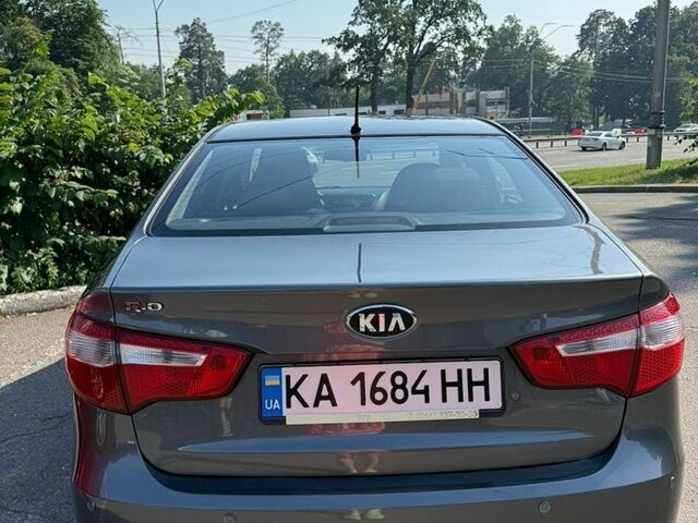 Серый Киа Рио, объемом двигателя 1.4 л и пробегом 132 тыс. км за 8000 $, фото 3 на Automoto.ua