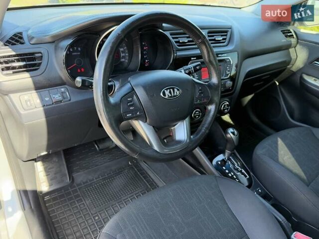 Серый Киа Рио, объемом двигателя 1.59 л и пробегом 131 тыс. км за 8800 $, фото 53 на Automoto.ua