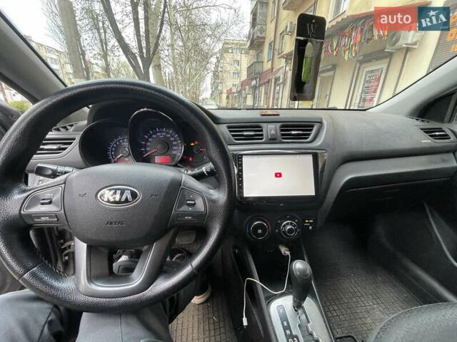 Серый Киа Рио, объемом двигателя 1.59 л и пробегом 165 тыс. км за 8000 $, фото 13 на Automoto.ua