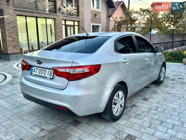 Сірий Кіа Ріо, об'ємом двигуна 1.4 л та пробігом 262 тис. км за 5300 $, фото 3 на Automoto.ua